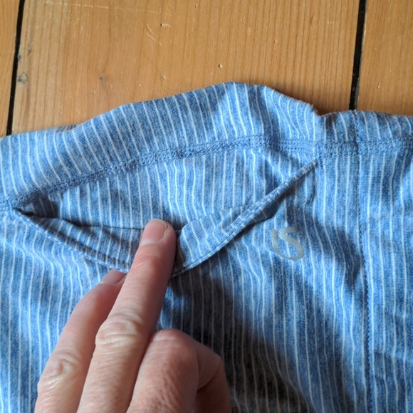 GAP breathable lightweight hoodie - Picture 4 of 4